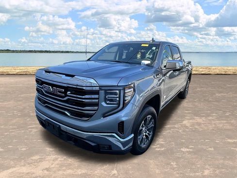 Used 2025 GMC Sierra 1500 SLT AWD/4WD image 4