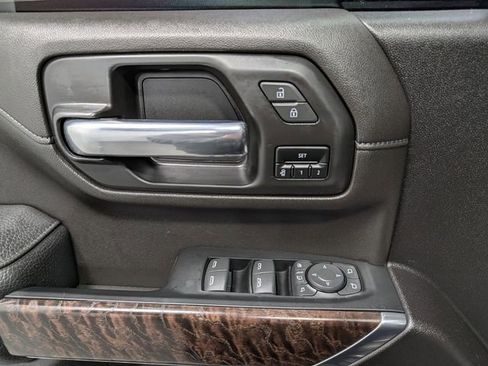 Used 2023 GMC Sierra 3500 Denali w/ Denali Ultimate Package image 17