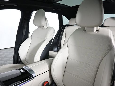 Certified 2026 Mercedes-Benz GLC 300 image 5