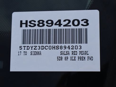 Used 2017 Toyota Sienna XLE w/ XLE Navigation Package FWD image 7