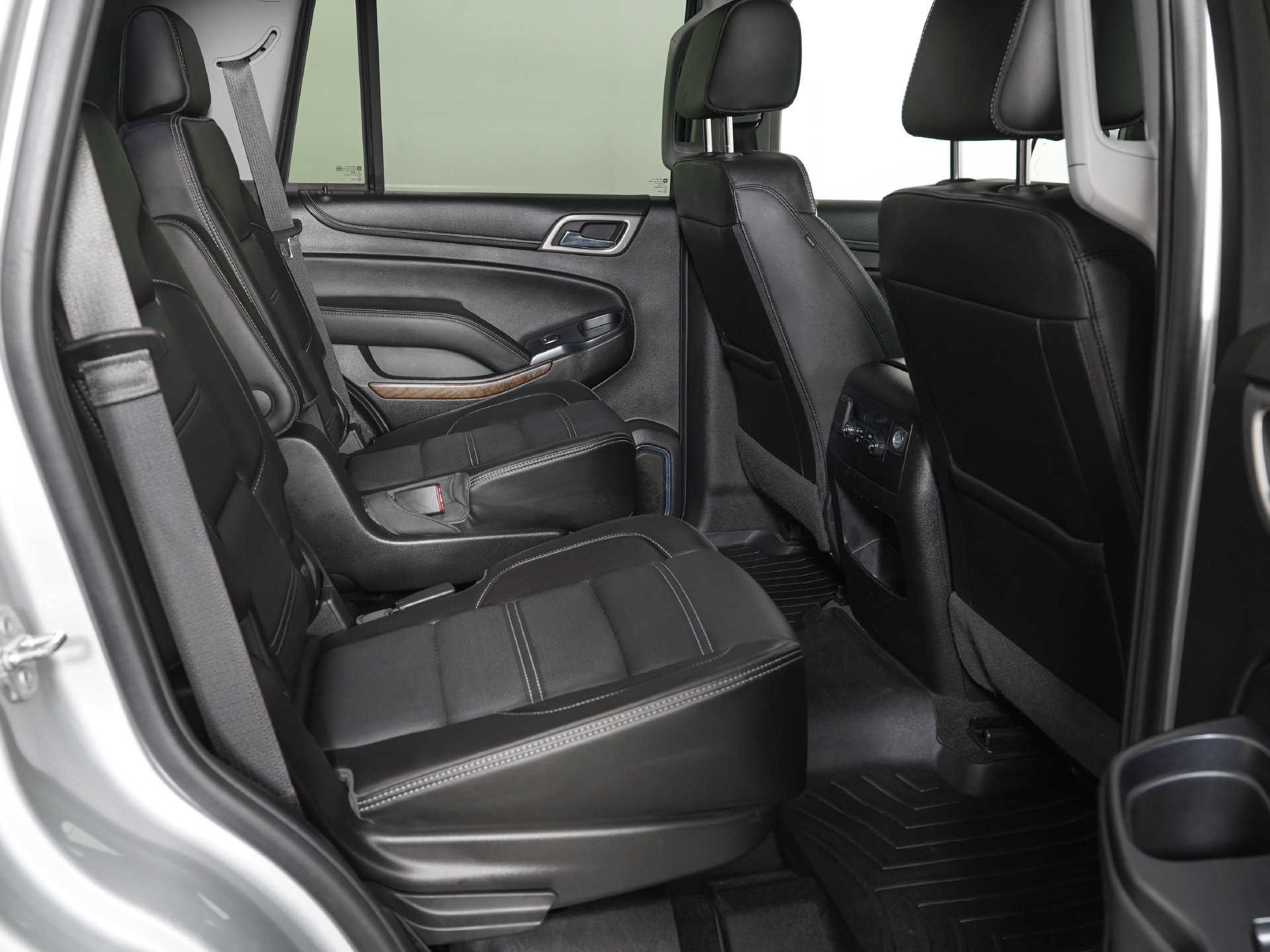 Used 2018 GMC Yukon Denali AWD/4WD image 10