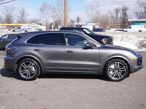 Used 2020 Porsche Cayenne Turbo image 20