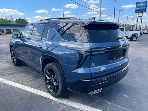 New 2026 Chevrolet Traverse RS w/ LPO, Floor Liner Package FWD image 12