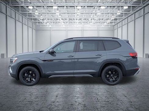 New 2026 Volkswagen Atlas Peak Edition image 2