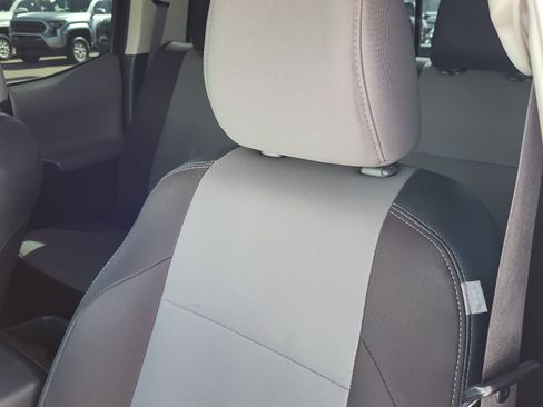 Used 2019 Toyota Tacoma SR5 RWD image 34