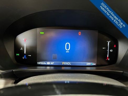 Used 2025 Ford Escape SE w/ Class II Trailer Tow Package image 15