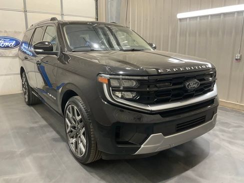 Used 2025 Ford Expedition Platinum w/ Platinum Ultimate Package image 1