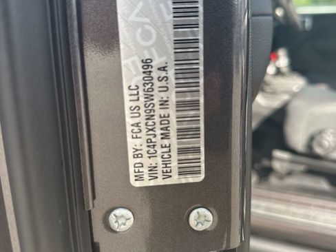 New 2025 Jeep Wrangler Rubicon AWD/4WD image 34