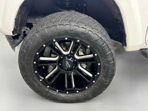 Used 2018 Toyota Tacoma SR5 image 13