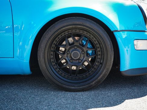 Used 1990 Porsche 911 Carrera RWD image 13