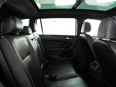 Used 2022 Volkswagen Tiguan SE R-Line FWD image 38