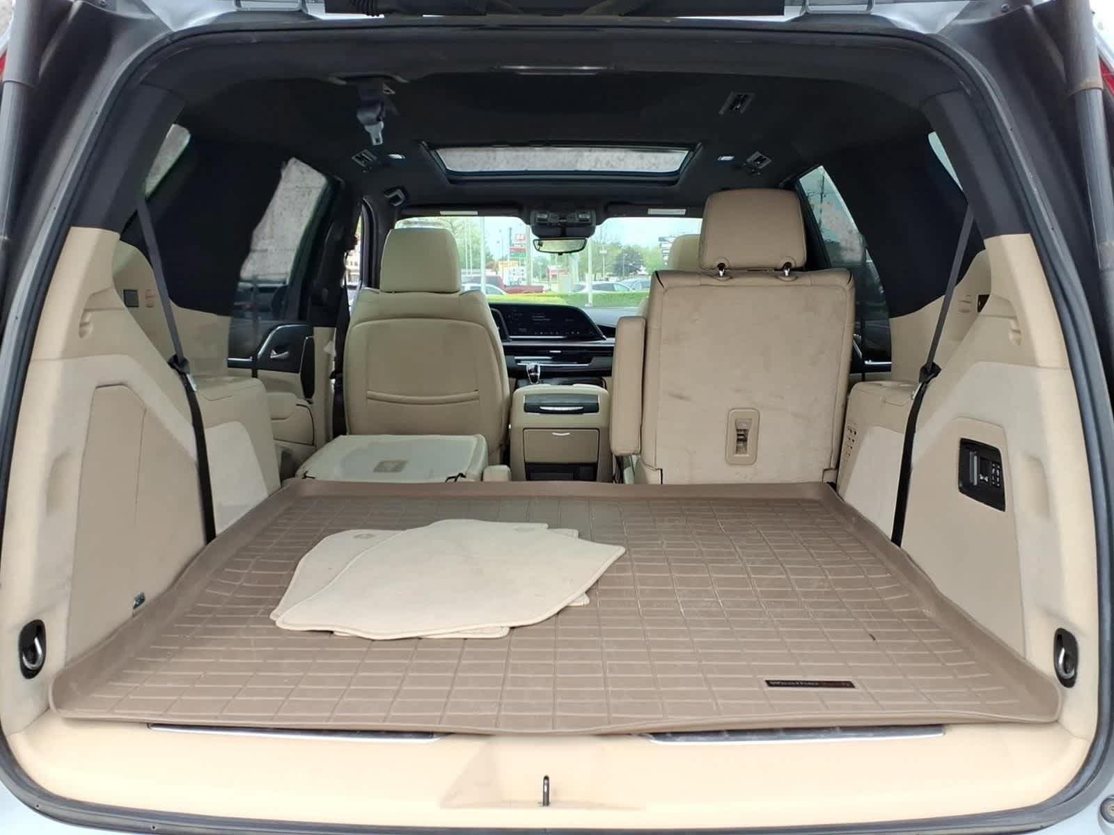Used 2023 Cadillac Escalade Premium Luxury AWD/4WD image 12