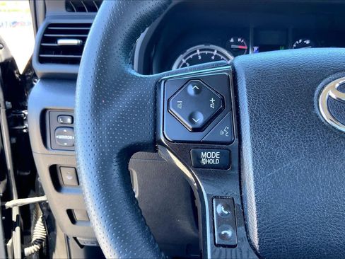 Used 2021 Toyota 4Runner TRD Off-Road Premium AWD/4WD image 23