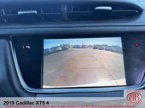 Used 2019 Cadillac XT5 FWD image 17