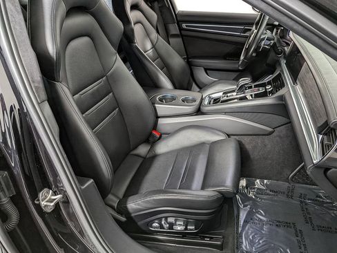 Used 2021 Porsche Panamera GTS image 29