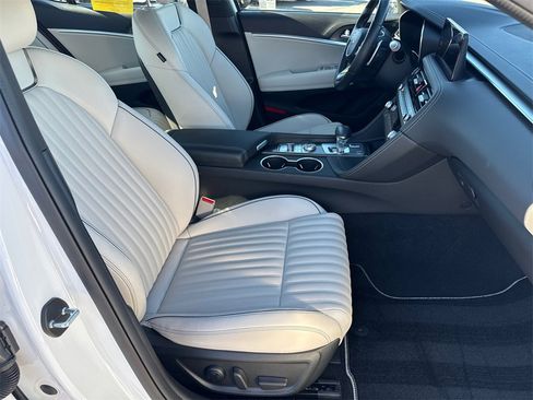 Used 2025 Genesis G70 2.5T w/ Sport Prestige Package image 13