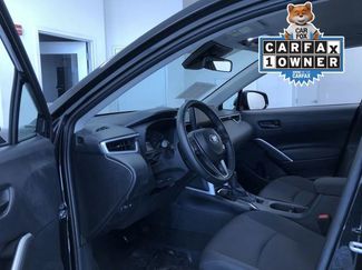 Used 2025 Toyota Corolla Cross LE video 2