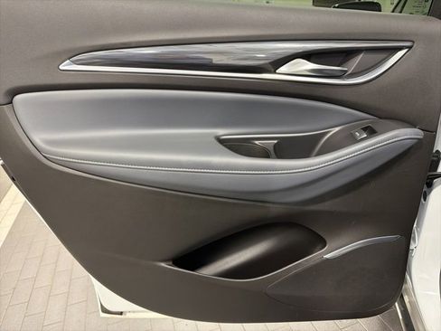 Used 2021 Buick Enclave Essence w/ Sound and Sites Package image 28