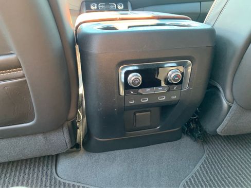 Used 2023 GMC Yukon Denali Ultimate AWD/4WD image 27