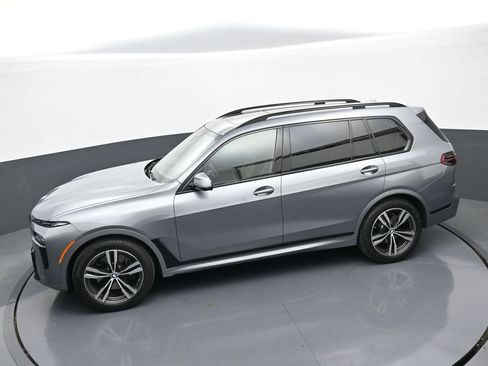 Used 2026 BMW X7 xDrive40i w/ M Sport Package AWD/4WD image 34