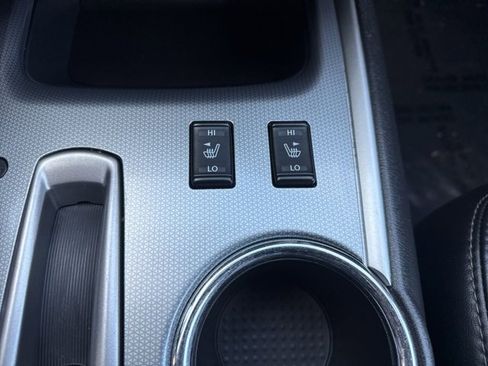 Used 2018 Nissan Pathfinder SL image 16