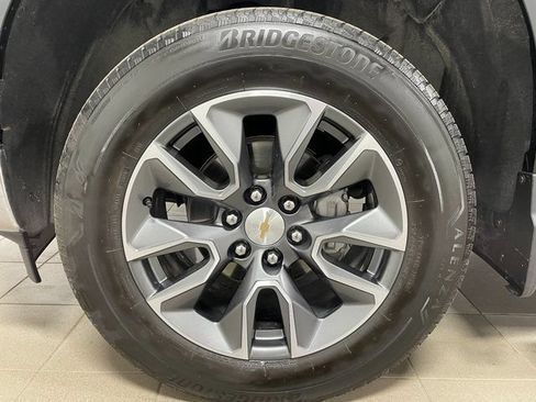 Used 2024 Chevrolet Silverado 1500 LT AWD/4WD image 7