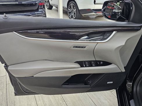 Used 2017 Cadillac XTS Luxury w/ Driver Awareness Package FWD image 38