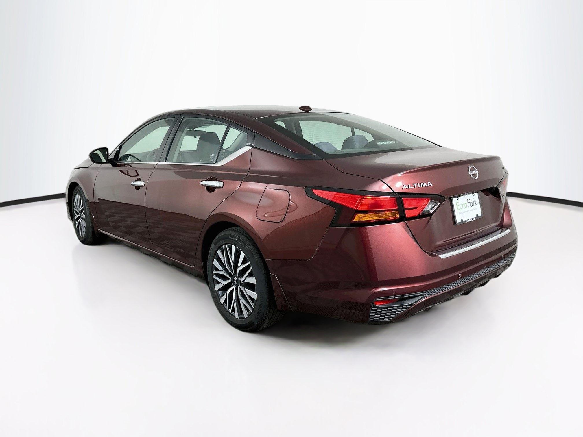 Used 2023 Nissan Altima 2.5 SV FWD image 5