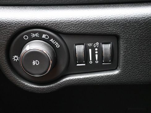 New 2026 Chrysler Pacifica Pinnacle image 22