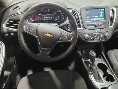 Used 2018 Chevrolet Malibu LS image 22