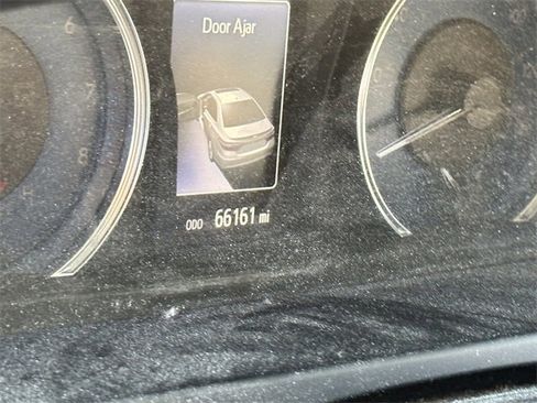 Used 2016 Toyota Camry LE image 8