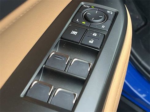 Certified 2025 Lexus NX 250 FWD w/ Towing Package (2000 Lbs) image 31