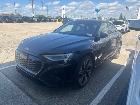 Used 2024 Audi Q8 e-tron Prestige w/ Prestige Package AWD/4WD image 9