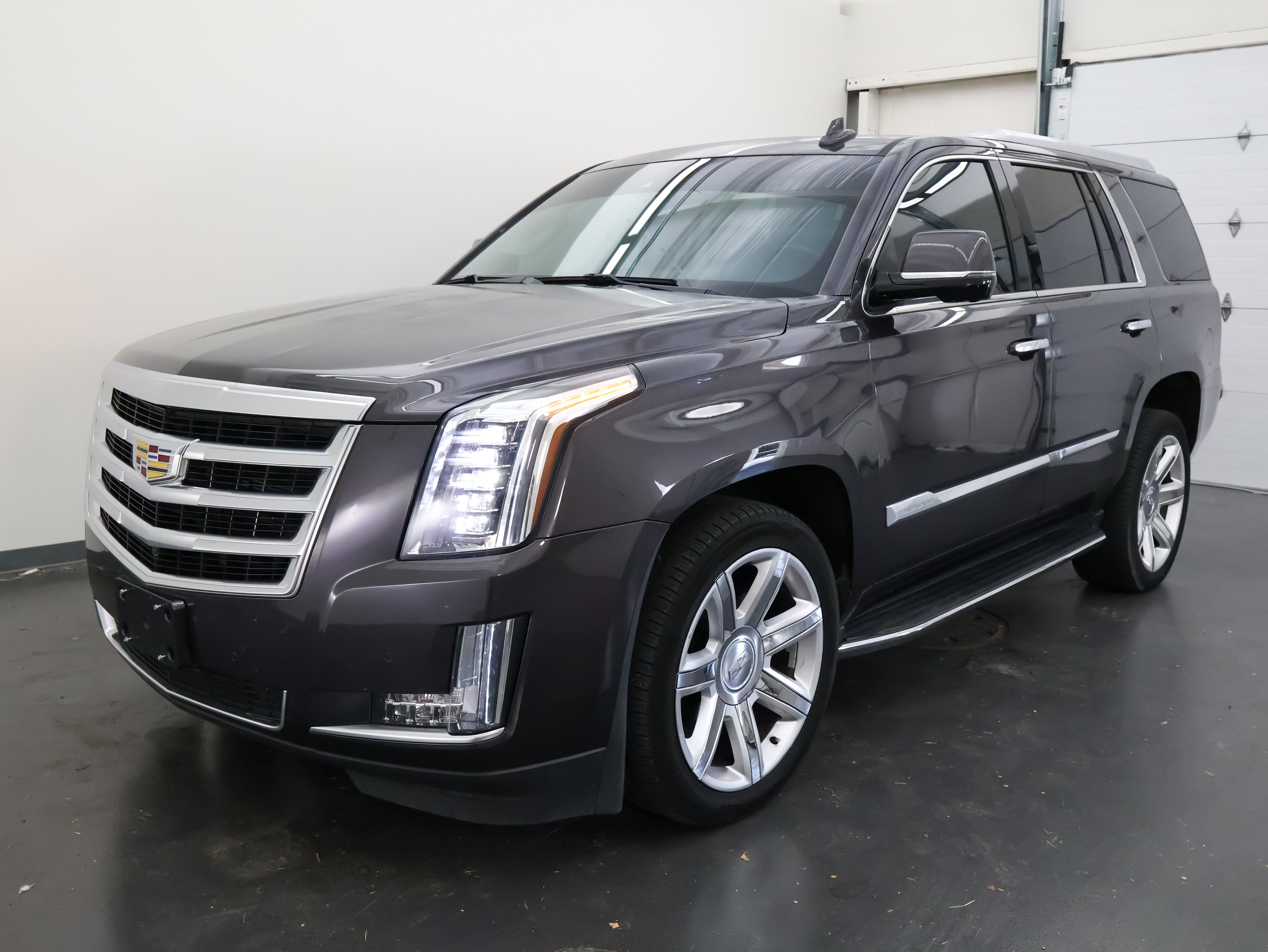 Used 2016 Cadillac Escalade Luxury RWD image 7