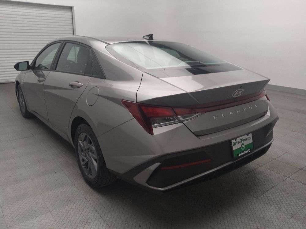 Used 2024 Hyundai Elantra SEL FWD image 5