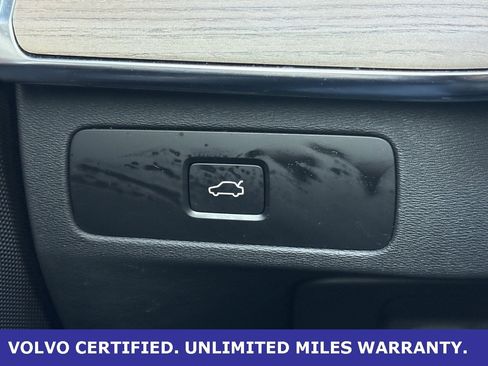 Certified 2025 Volvo XC90 B6 Plus image 20
