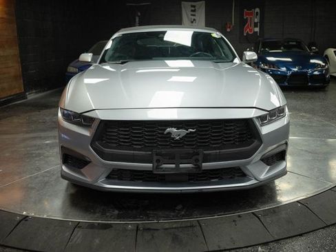 Used 2024 Ford Mustang Premium image 3