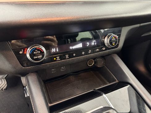 Used 2023 Mitsubishi Outlander SE Black Edition image 17