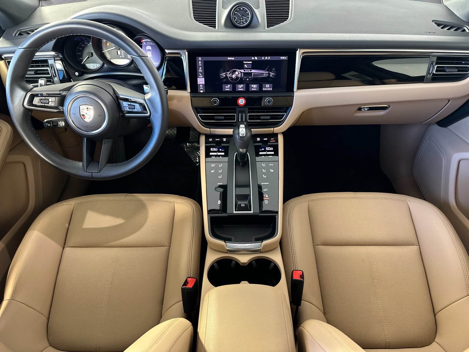 Certified 2026 Porsche Macan AWD/4WD image 6
