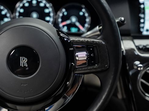 Used 2021 Rolls-Royce Cullinan Black Badge image 44