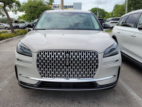 Certified 2023 Lincoln Corsair FWD image 2