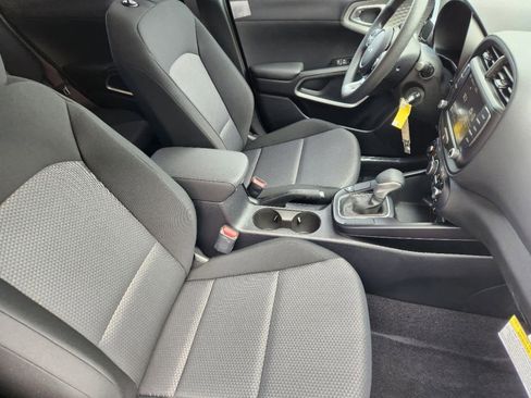 New 2025 Kia Soul LX w/ LX Technology Package image 12