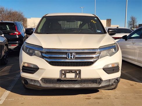 Used 2017 Honda Pilot LX image 2