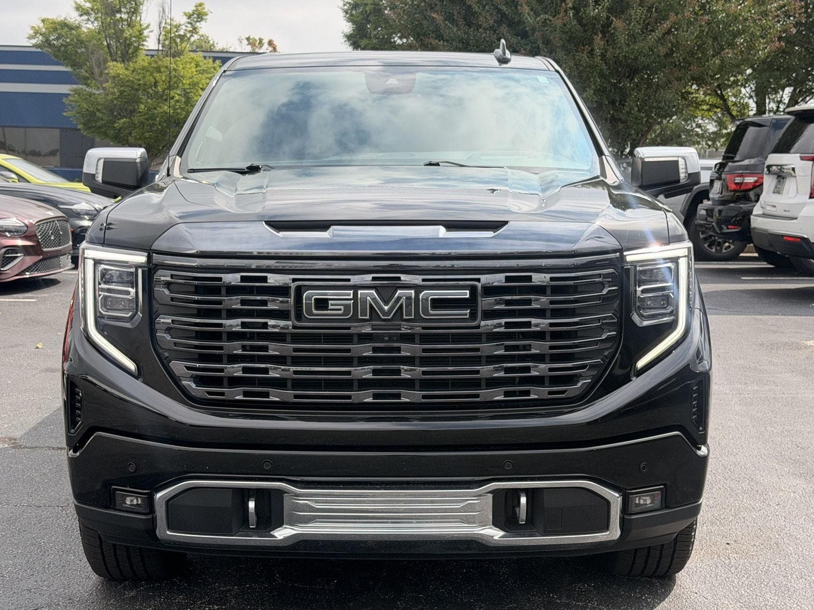 Used 2023 GMC Sierra 1500 Denali Ultimate AWD/4WD image 3