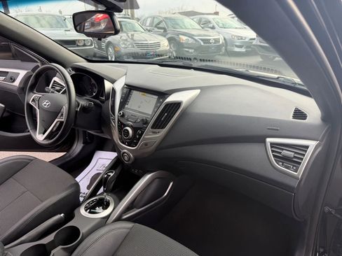 Used 2016 Hyundai Veloster w/ Option Group 03 FWD image 15