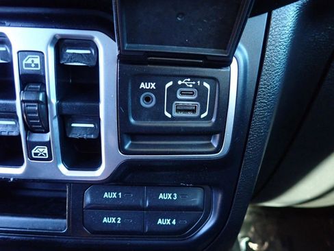 Used 2020 Jeep Wrangler Unlimited Sport S AWD/4WD image 18