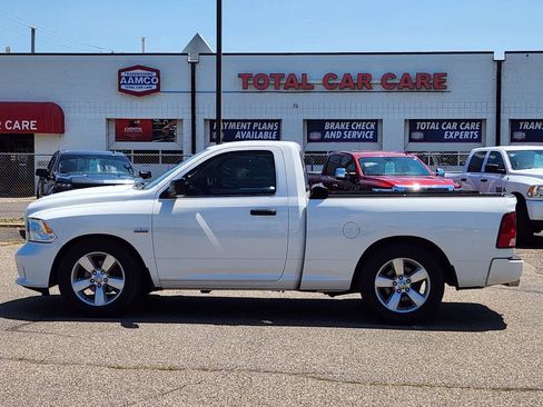 Used 2014 RAM 1500 Express RWD image 3