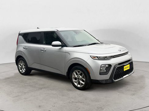 Used 2020 Kia Soul S FWD image 3