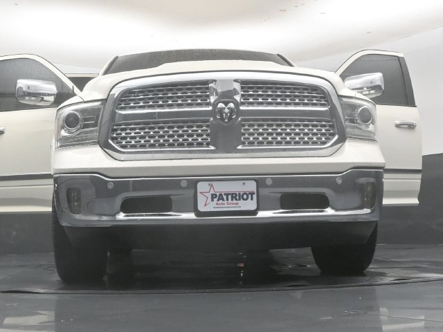 Used 2018 RAM 1500 Laramie w/ Convenience Group AWD/4WD image 65