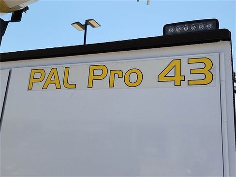 Used 2024 RAM 5500 Tradesman w/ Chrome Appearance Group image 20